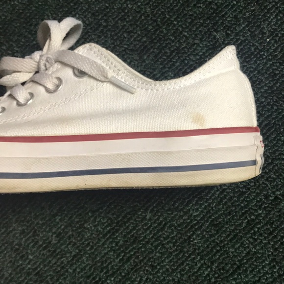 Converse size 7 sneakers - Picture 4 of 7